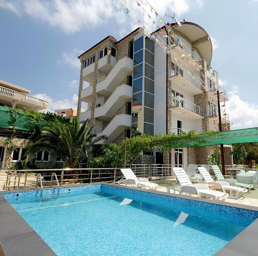 Hotel Victoria Bar Bagian luar foto