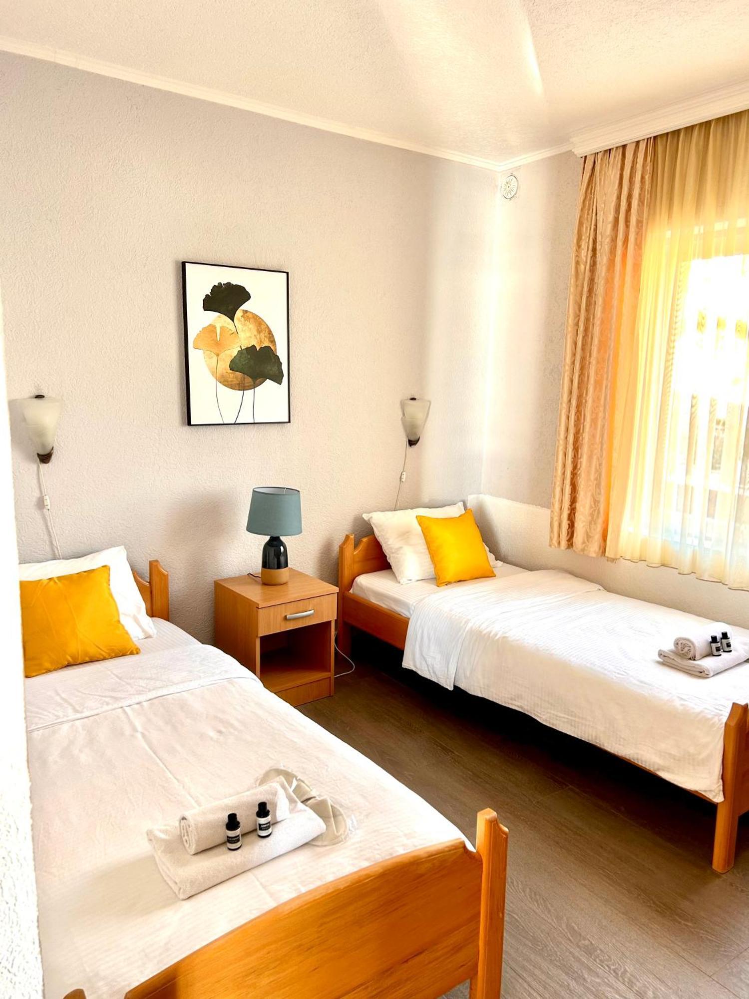 Hotel Victoria Bar Bagian luar foto